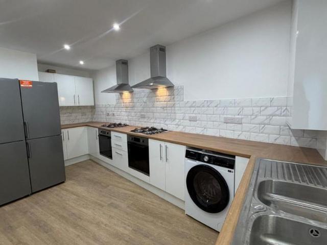 Room 5, Queen Margarets Road, Coventry 1 bed in a house share to rent £600 pcm £138 pw