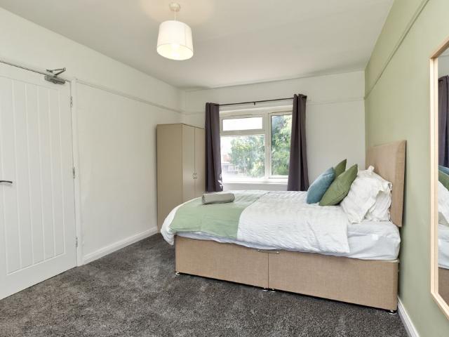 Room 5, Wingfield Close, Shrewsbury, Shropshire SY1, 5 bed property to rent, £625 pcm | PrimeLocation