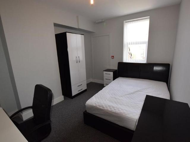 Room 6 1 bed in a house share to rent £500 pcm £115 pw
