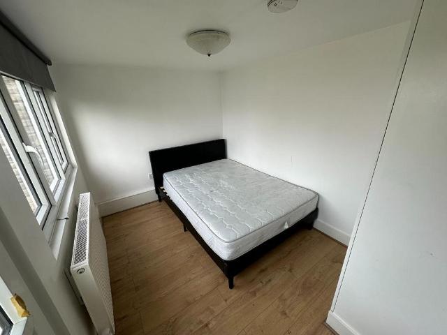 Room 6 @ Currey Road Greenford 1 bed in a house share to rent £750 pcm £173 pw