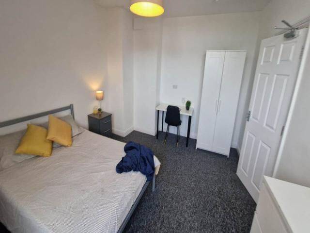 Room 6, Bass Street, Derby