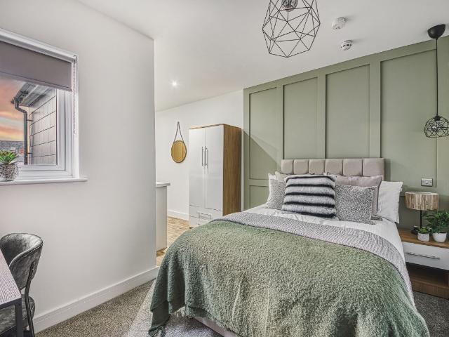 Room 6, Bennett Street NG10, Studio to rent, £700 pcm | PrimeLocation