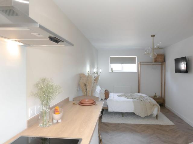 Room 6, Harrison Street DE22, Studio to rent, £800 pcm | PrimeLocation