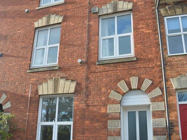 Room 6 Middleton Road 1 bed in a house share to rent £725 pcm £167 pw