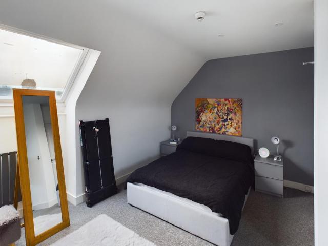 Room 6, Park Grove, Hull, HU5 1 bed in a house share to rent £650 pcm £150 pw