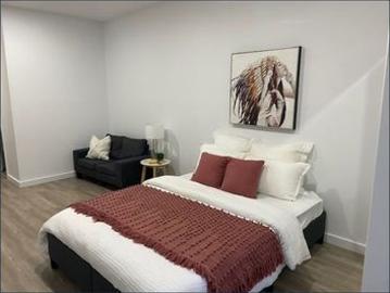 ROOM 7 FOR LEASE