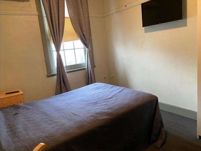 Room 8 for Rent in CBD Liverpool