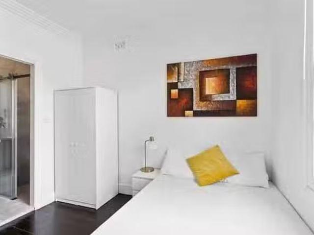 Room 9 Ensuite