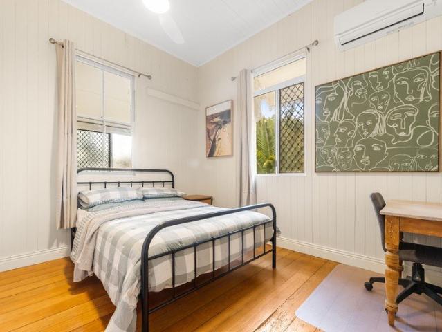 Rooming Accommodation Furnished Room for Rent, Utilities Included + Ongoing Cleaning