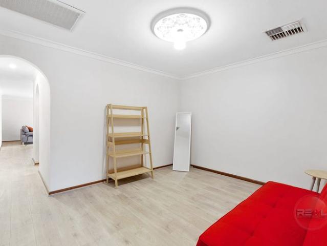 ROOMING HOUSE ON CARLISLE STREET