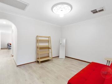 ROOMING HOUSE ON CARLISLE STREET