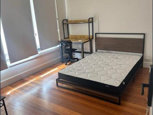 Rooming house opposite Deakin University