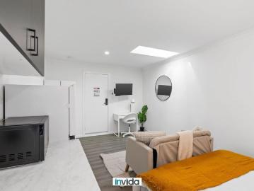 Rooming House Accommodation Affordable Private Ensuite Living — Wyndham Vale Rooms Available !