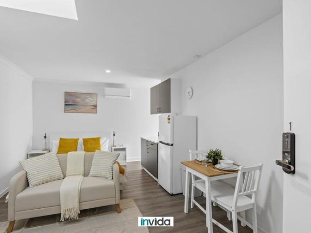 Rooming House Accommodation Affordable Private Ensuite Living — Wyndham Vale Rooms Available !