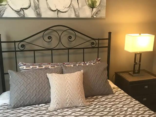 Roommate Wanted, Furnished 1 bed room available on October 03,2026