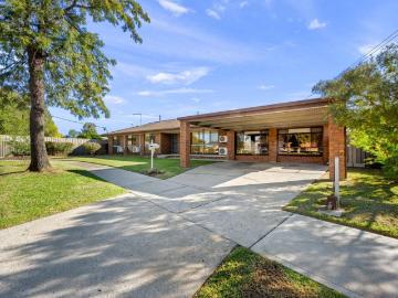 Rooms 1 7/4 Lanark Court, Wodonga VIC 3690 House For Rent | Domain