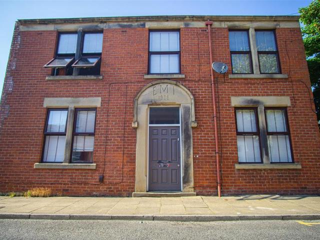 Rooms to Let on Villiers Street, Preston 8 bed house share to rent £500 pcm £115 pw