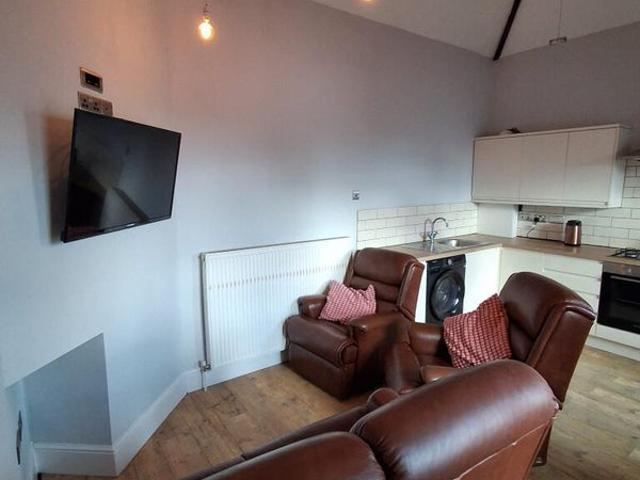 Rooms Available. Richmond Rd Hyde Park. Bills Inc