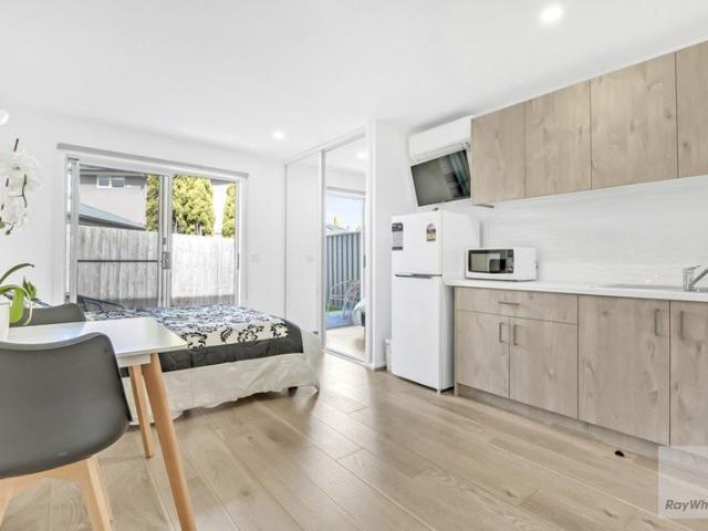 ROOMS FOR RENT!
