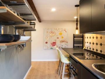 Rooms for rent in 4 bedroom apartment in Cdad. Lineal