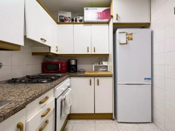 Rooms for rent in 4 bedroom apartment in El Camp De L'Arpa Del Clot