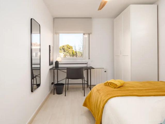 Rooms for rent in 4 bedroom apartment in Sant Cugat Del Vallès