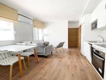 Rooms for rent in 4 bedroom apartment in Vista Alegre