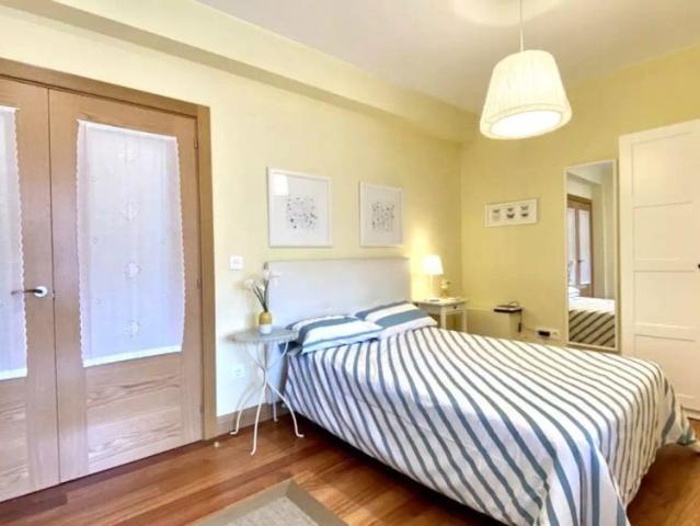 Rooms for rent in 5 bedroom apartment in Bilbao