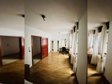Rooms for rent in 5 bedroom apartment in Granada