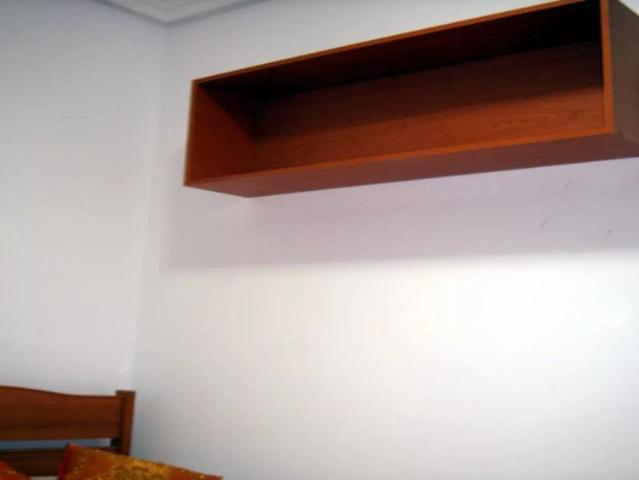 Rooms for rent in 5 bedroom apartment in Salamanca Females