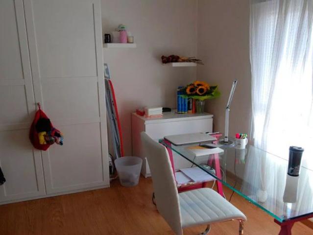 Rooms for rent in 5 bedroom apartment in Zaragoza