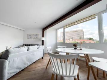 Rooms for rent in 8 bedroom apartment in Vista Alegre
