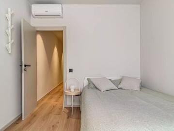 Rooms for rent in 13 bedroom apartment in L'Hospitalet De Llobregat