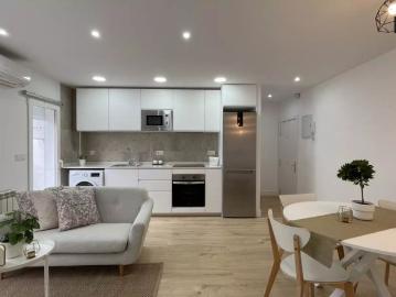 Rooms for rent in 2 bedroom apartment in Getafe