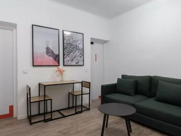 Rooms for rent in 2 bedroom apartment in Getafe