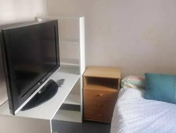 Rooms for rent in 3 bedroom apartment in Paterna
