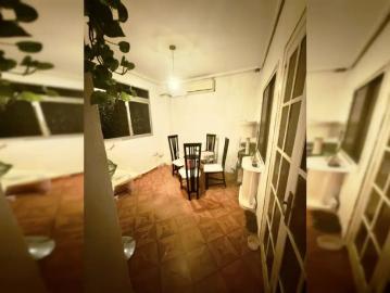 Rooms for rent in 3 bedroom apartment in Valencia