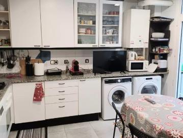 Rooms for rent in a 4 bedroom apartment in L'Hospitalet De Llobregat