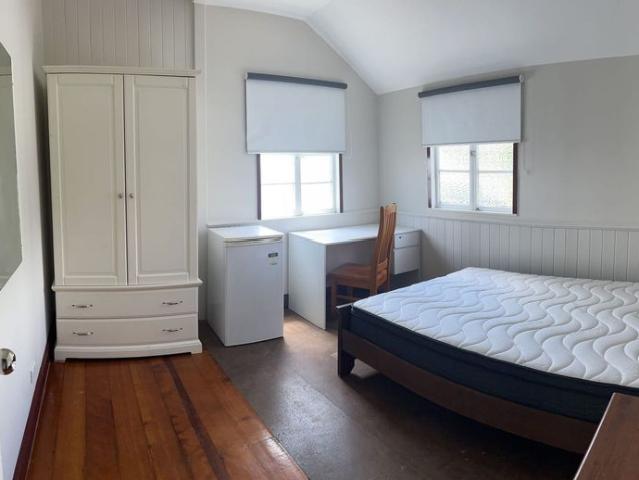 Rooms for rent in Annerley s