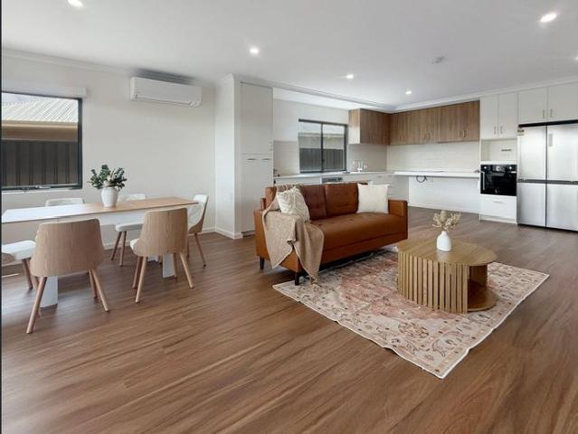 ROOMS FOR RENT IN HILBERT | FULLY FURNISHED, ALL BILLS INCLUDED