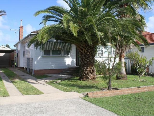 Rooms for Rent in Spacious 5 Bedroom House in Birmingham Gardens!