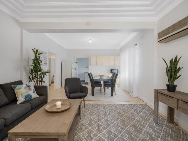 Rooms for rent only minutes to the University and Hospital fully furnished with all bills incl!