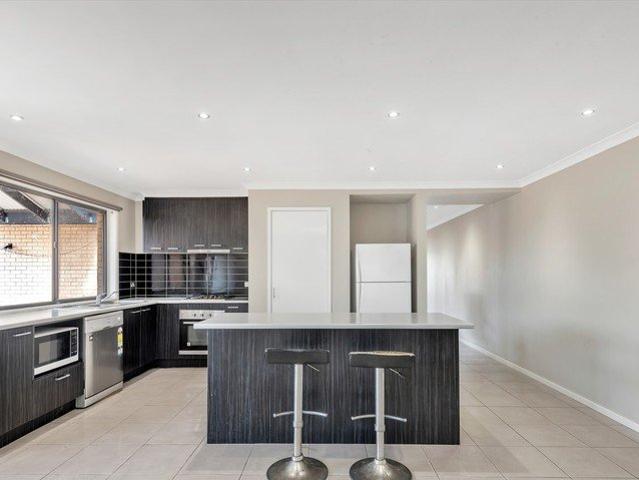 Rooms for Rent Opposite Deakin University Waurn Ponds