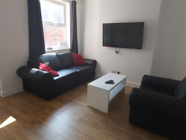 Rooms In 4 Bedroom, Walgrave Street, Hull HU5, 4 bed property to rent, £420 pcm | PrimeLocation