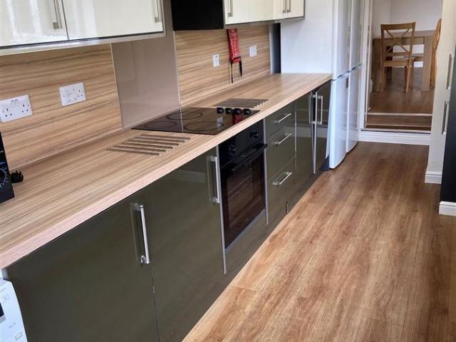 Rooms In 5 Bedroom, Wellesley Avenue, Hull HU6, 5 bed shared accommodation to rent, £500 pcm | PrimeLocation
