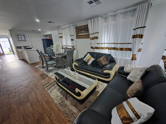 ROOMS In All FEMALE HOUSEHOLD! BRAND NEW FURNISHINGS!