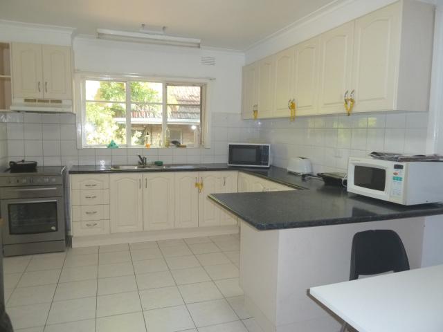 Rooms/227 Elgar Road, Surrey Hills