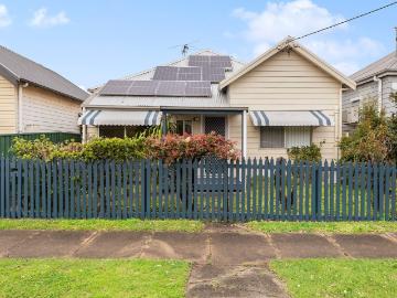 Rooms/75 Sunderland, Mayfield NSW 2304 House For Rent | Domain