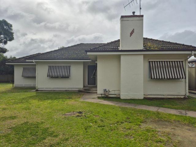 Roomy 3br Home Great Location near Parklands. Close walk to shopping