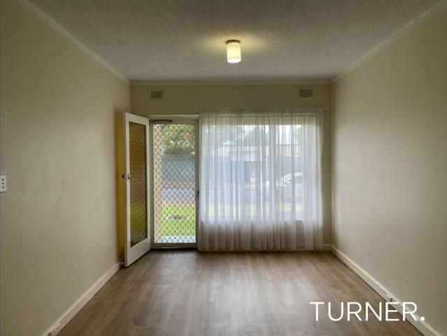 ROOMY MODERN 1 BEDROOM UNIT